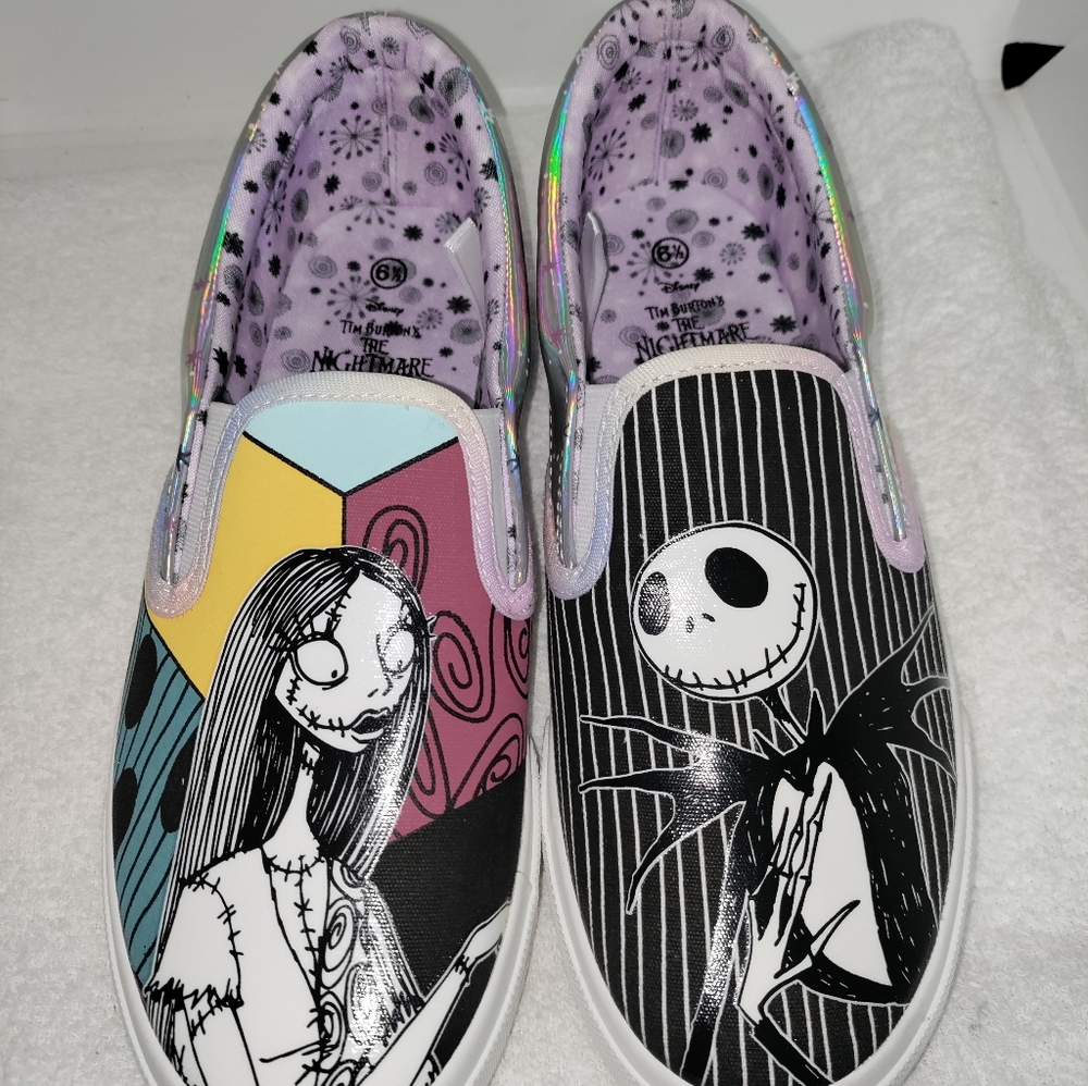 Nightmare Before Christmas Women's 6.5 Low Top Slip-On Sneaker Shoes - Picture 3 of 7
